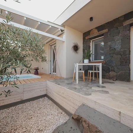 Dom wakacyjny Al Borgo 02 Luxury In Sardinia